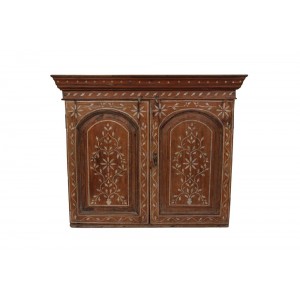 Armário de Madeira Rústico Trabalhado c/ 2 Portas  A191xL108xP44 cm