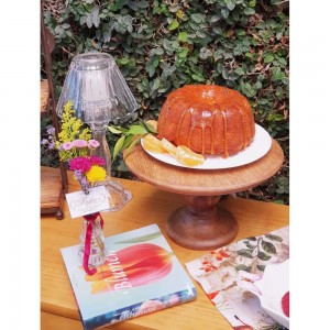 Prato Alto Porta Bolo em Madeira 25x15 cm