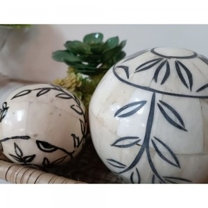 Bola Decorativa em Osso Pintada a Mão Média D10 cm