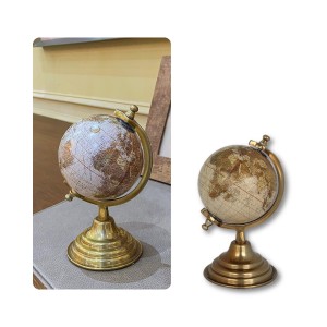 Globo Terrestre Decorativo Bege em Metal cor Ouro Envelhecido A18,5xD11,5 cm